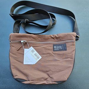 LuluLemon Clean Lines Crossbody bag, New with tag